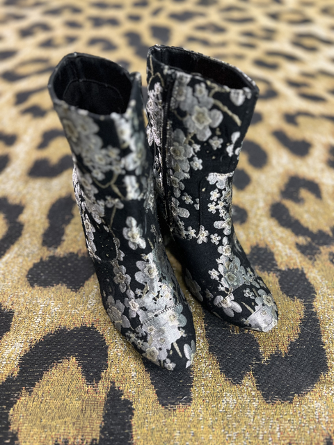 No Label Size 7 Shoes