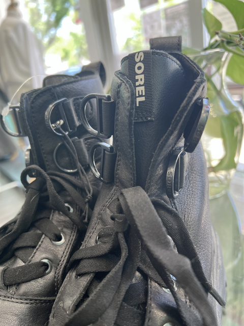 Sorel Size 8.5 Shoes