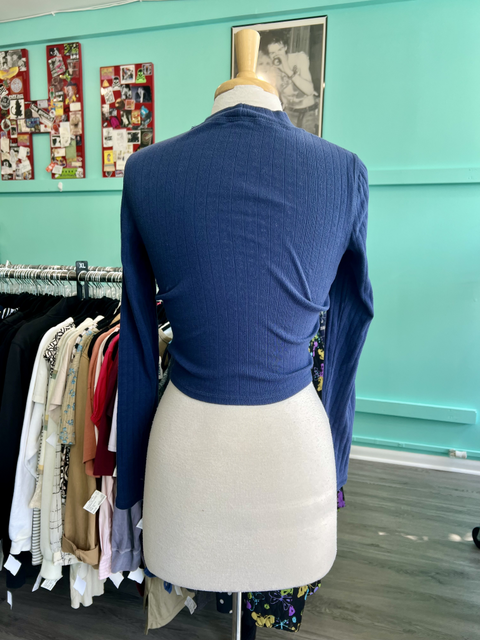 American Eagle Size M Tops