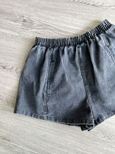 Size M Bottoms