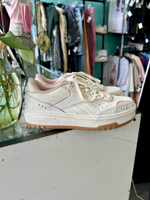 Reebok Size 8 Shoes