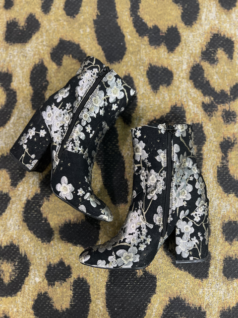 No Label Size 7 Shoes