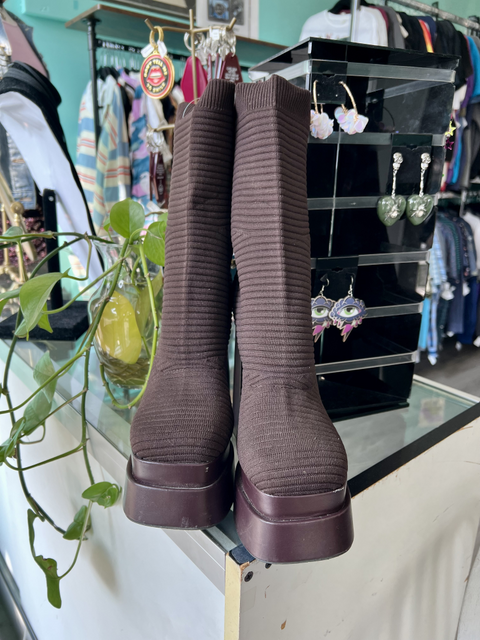 KYX Size 9 Shoes
