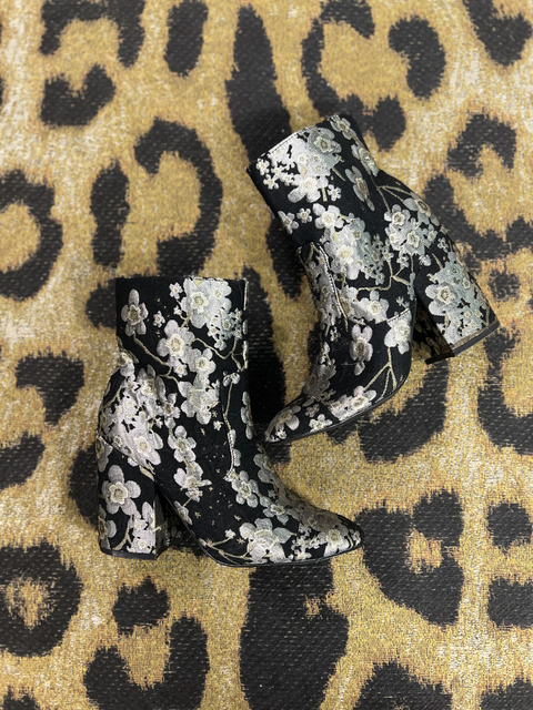 No Label Size 7 Shoes
