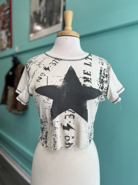 Hot Topic Size XL Tops