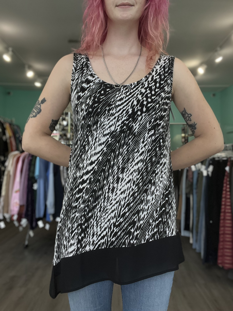 August Silk Size M Tops