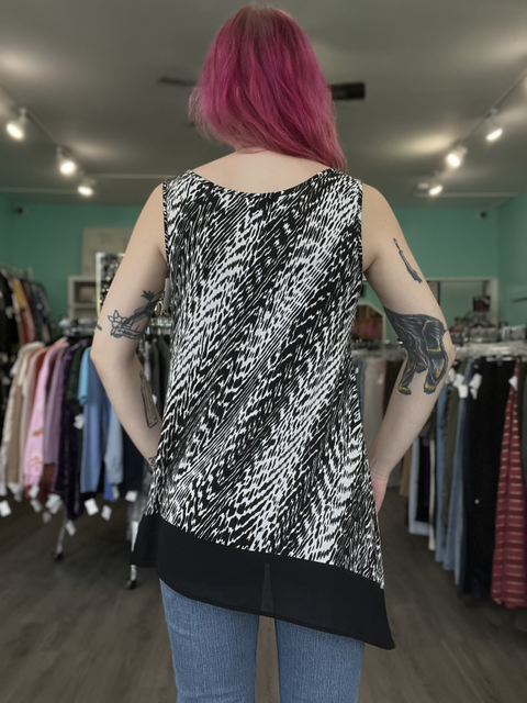 August Silk Size M Tops