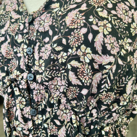 Old Navy Size M Tops