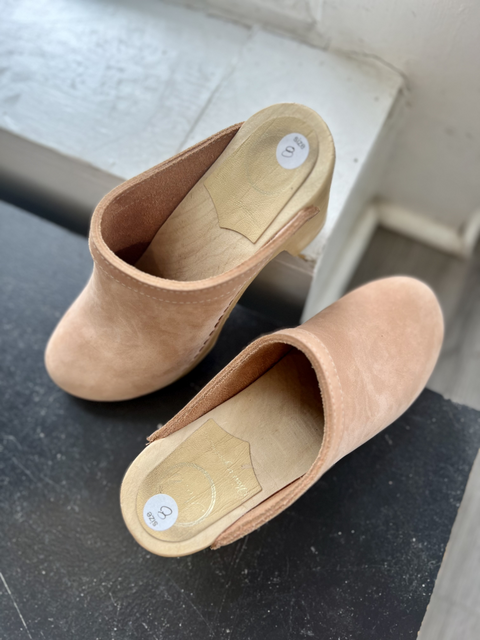 No. 6  Size 8 Shoes