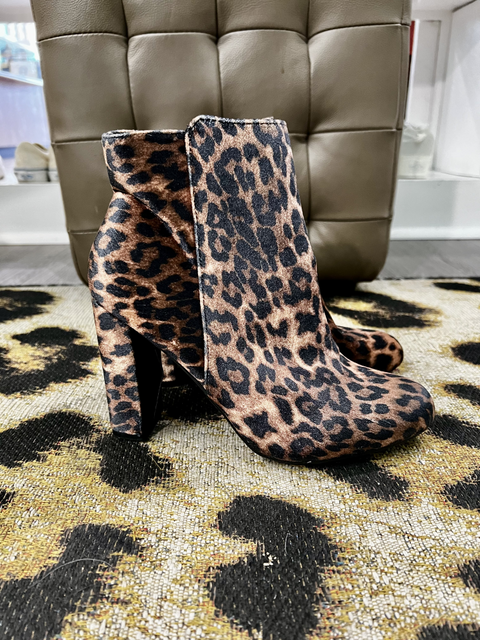 Bamboo  Size 9 Shoes