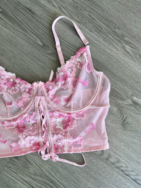 Fashion Nova  Size L Tops