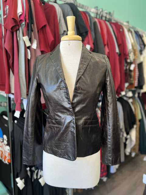 New Frontier  Size 2 Tops