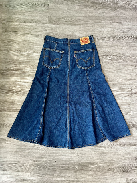 Levi Strauss & co.  Size 28/6 Bottoms