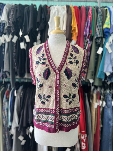 Mountain Lake  Size XL Tops