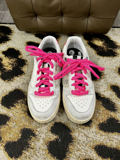 P448  Size 8.5 Shoes