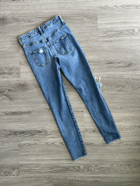 Universal Thread  Size 00/24 Bottoms