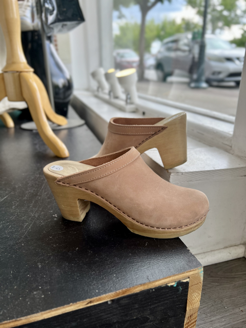 No. 6  Size 8 Shoes
