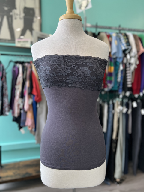 Studio Y  Size M Tops