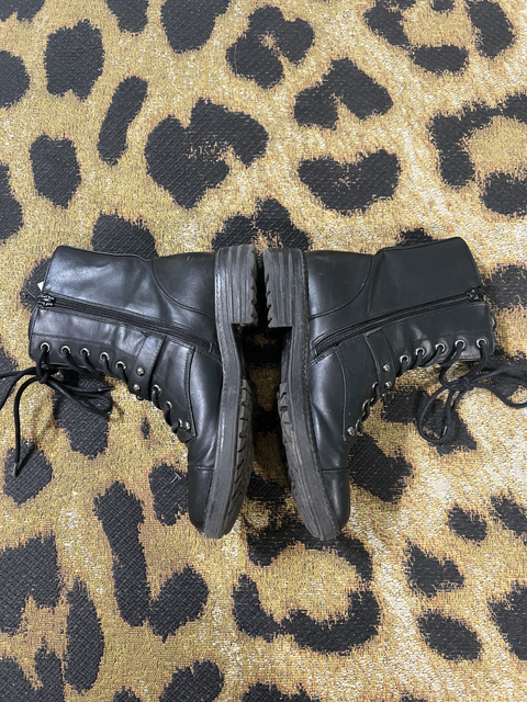 Guess  Size 7 Shoes