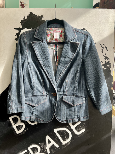 NINE WEST  Size 4 Tops