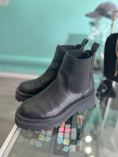 ALDO  Size 7 Shoes