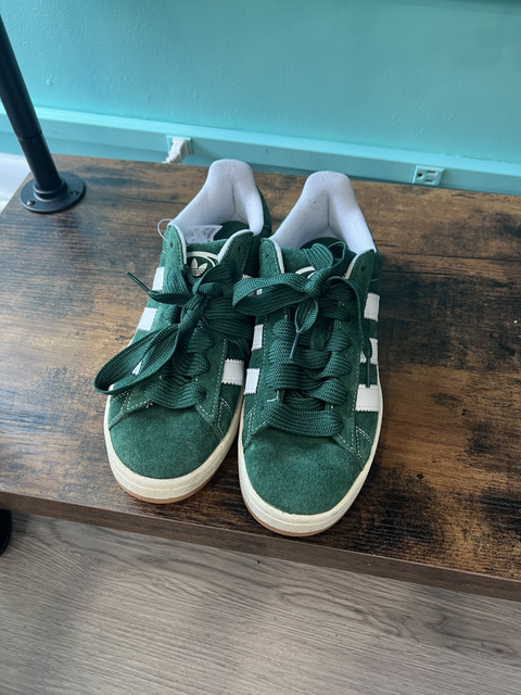 ADIDAS  Size 7 Shoes