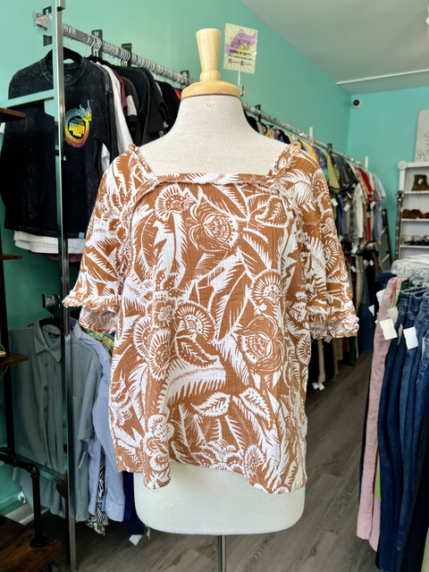 Wonderly  Size L Tops
