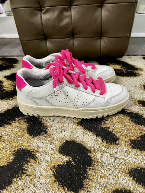 P448  Size 8.5 Shoes