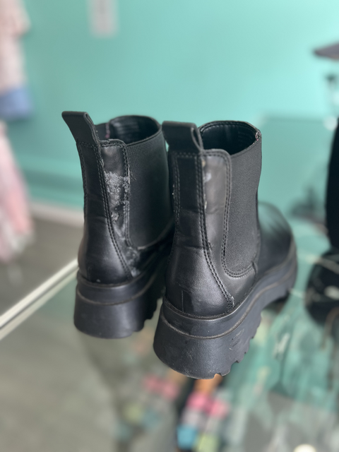 ALDO  Size 7 Shoes