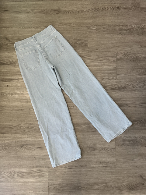 Universal Thread  Size 6 Bottoms