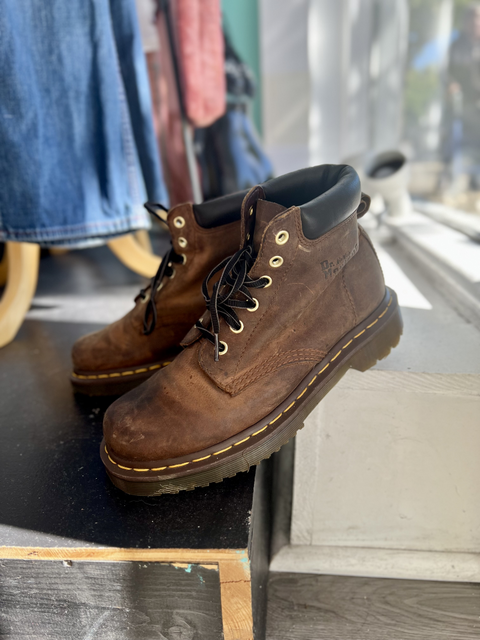 Dr. Martens  Size M7/W8 Shoes