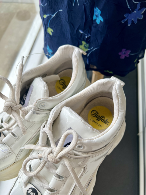 Buffalo London  Size 9 Shoes
