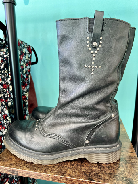 Dr. Martens  Size 7 Boots