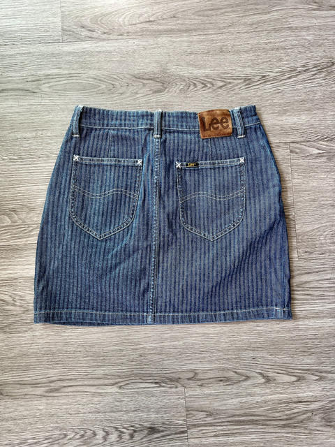 Lee  Size 28 Bottoms