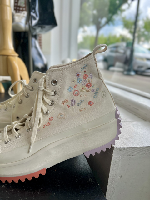 Converse  Size 10.5 Shoes