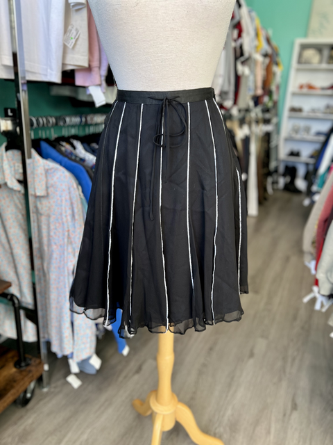 WD . NY  Size 8 Bottoms