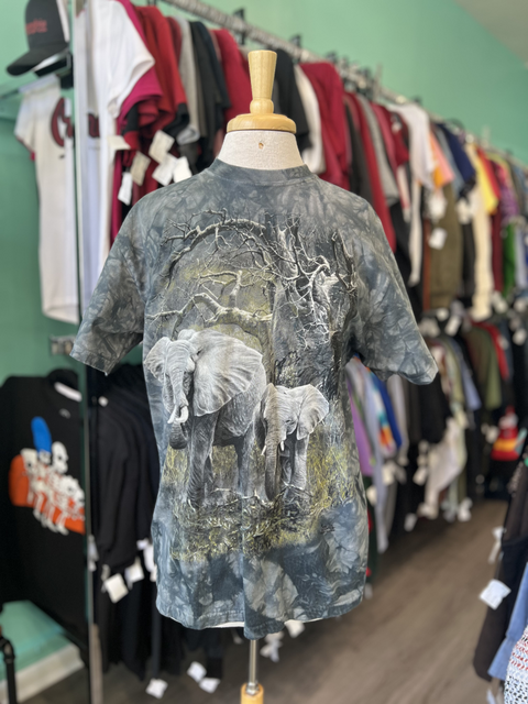 The Mountain  Size M Tops