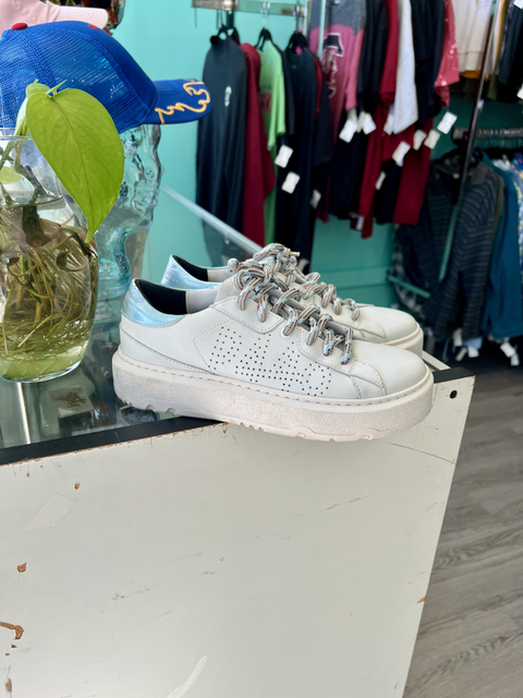 P448  Size 6.5 Shoes