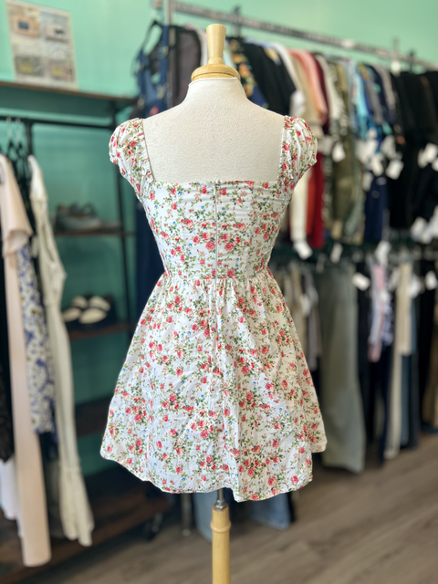 Mixed Threads  Size M Dresses