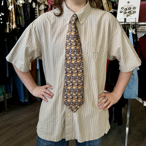 The Met  Size one size Tie