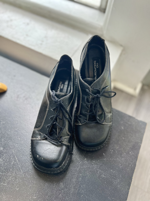 No Boundaries  Size 8.5 Shoes