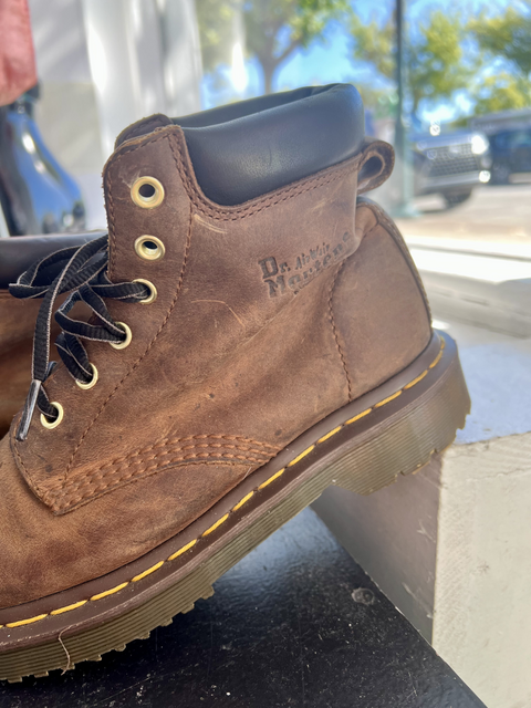 Dr. Martens  Size M7/W8 Shoes