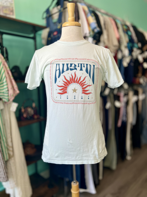 The Duck Compy.  Size M Tops