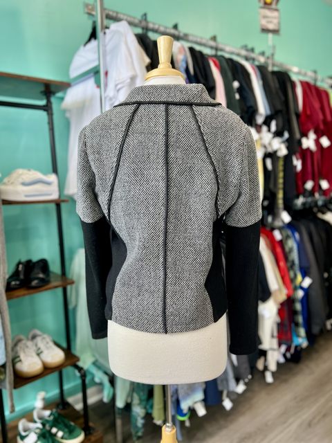 YEST  Size L Jackets