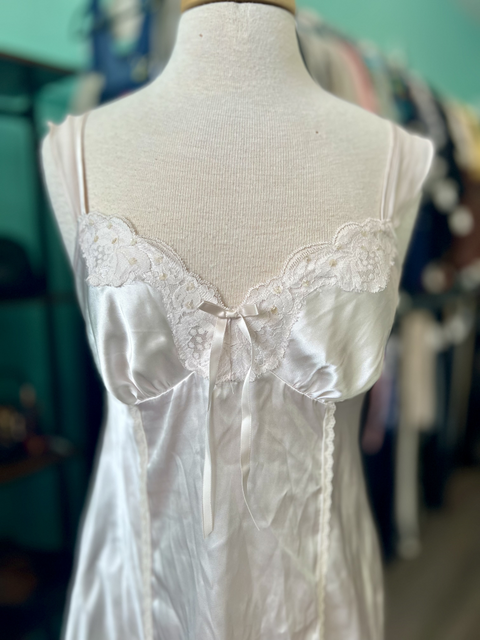 apt. 9  Size L Dresses