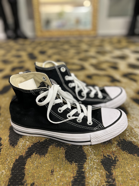 Converse  Size 7.5W/5.5M Shoes