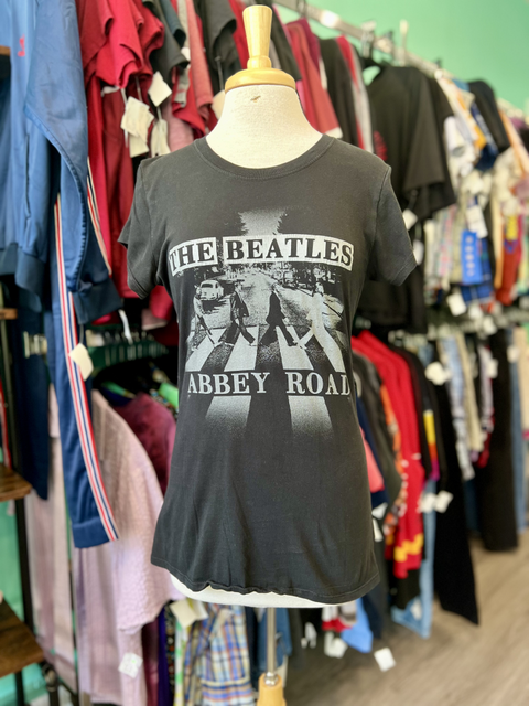 The Beatles  Size L Top