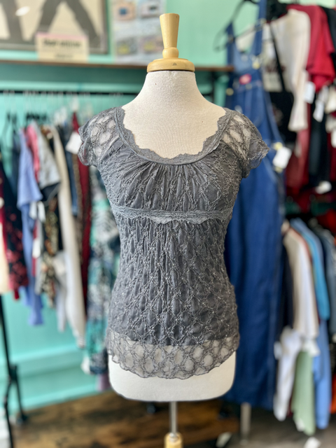 6 Degrees  Size M Tops