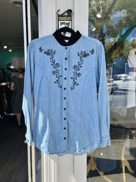 Bill Blass  Size S Tops