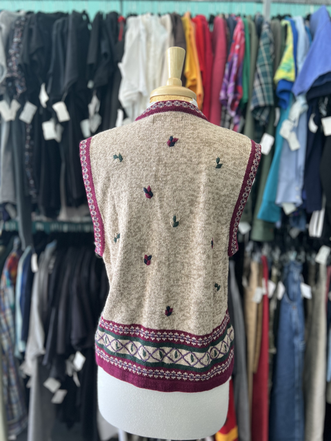Mountain Lake  Size XL Tops